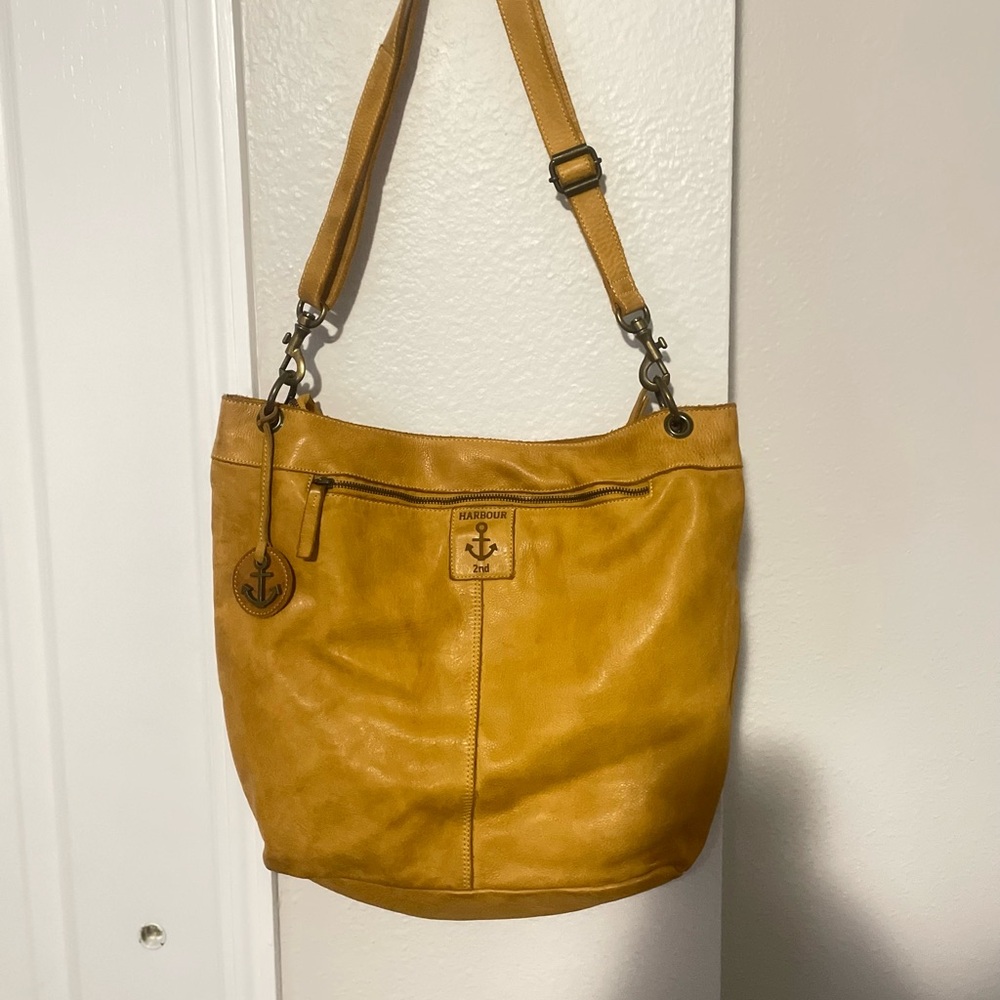 Harbour 2nd EUC Leather Crossbody Shoulder Bag Purse Flat Square Yellow